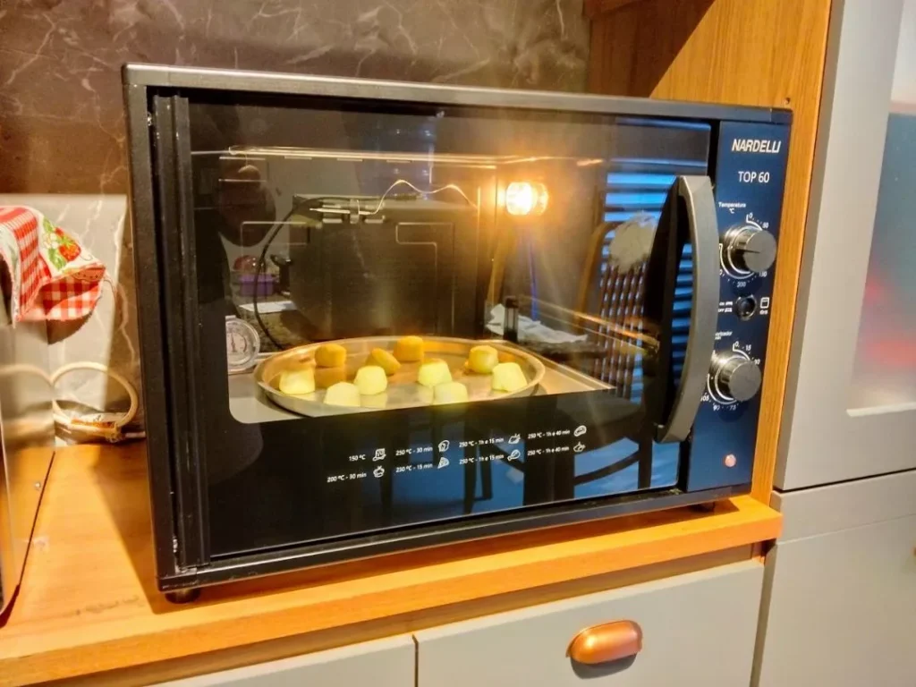 imagem do Forno Elétrico De Bancada Nardelli 60 litros Top60